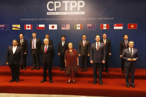 Minister for Trade, Tourism and Investment, the Hon Steven Ciobo MP with Chilean President Michelle Bachelet and his counterparts from Brunei Darussalam, Canada, Chile, Japan, Malaysia, Mexico, New Zealand, Peru, Singapore and Viet Nam at the signing cere