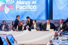 Minister for Trade, Tourism and Investment, the Hon Steven Ciobo MP, talking to Colombian Minister for Trade, Industry and Tourism,   María Claudia Lacouture, at the Plenary of the XII Pacific Alliance Summit in Cali, Colombia on 30 June 2017. Photo credi